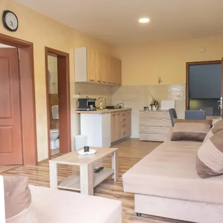 Basta Apartahotel